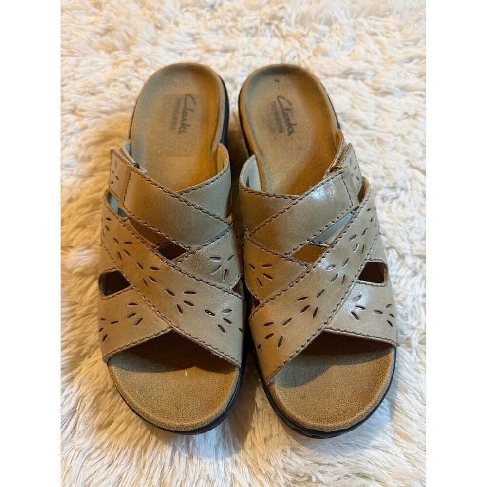 Clarks Women's Cream Slides